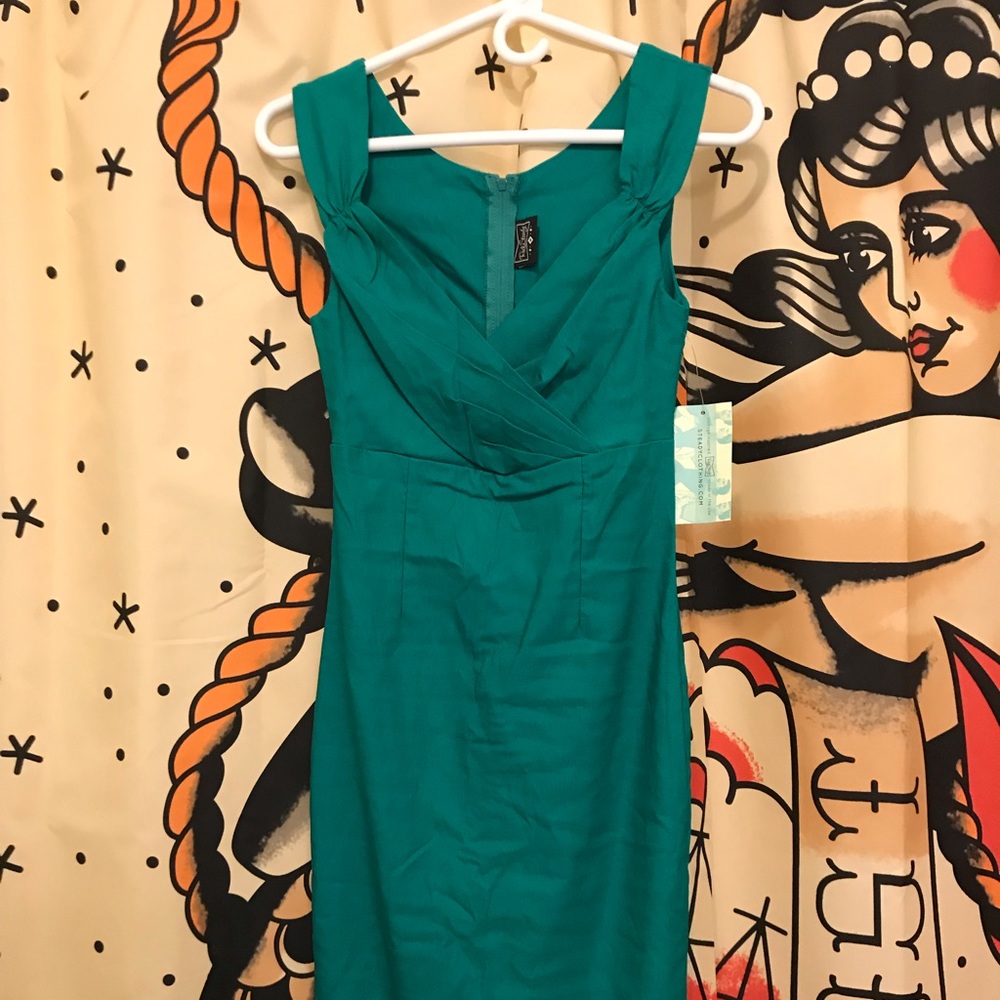 Medium NWT kelly green RockSteady wiggle dress